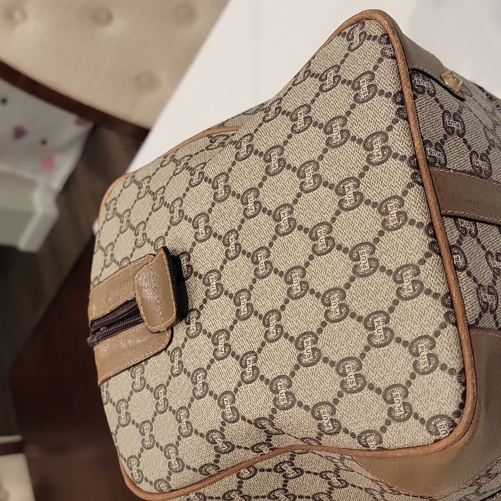 Authentic Gucci plus travel bag - Picture 3 of 14